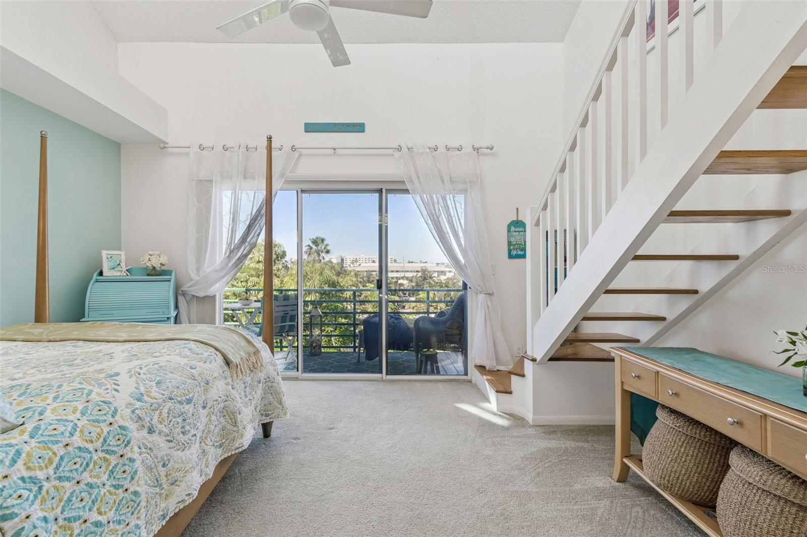 Image 34 of 75 For 320 Island Way 101