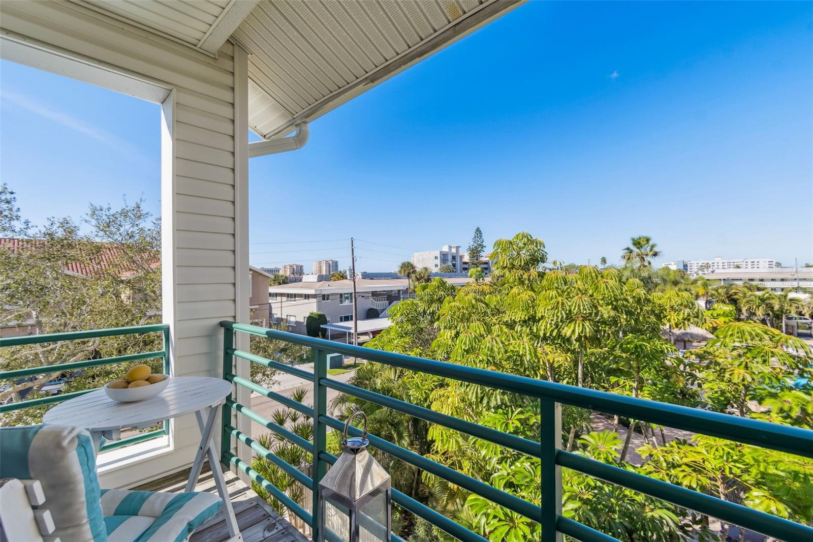 Image 41 of 75 For 320 Island Way 101