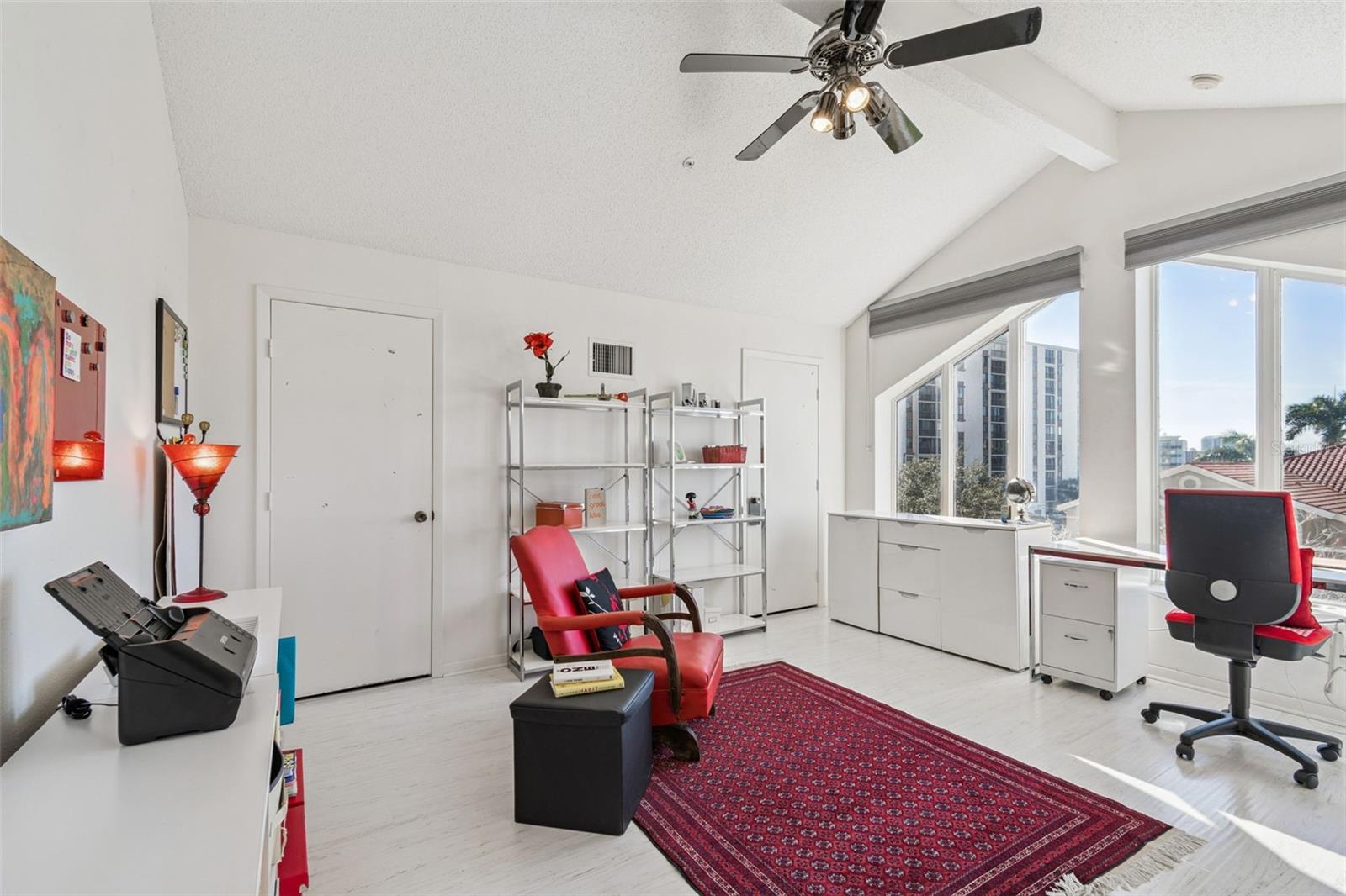 Image 44 of 75 For 320 Island Way 101