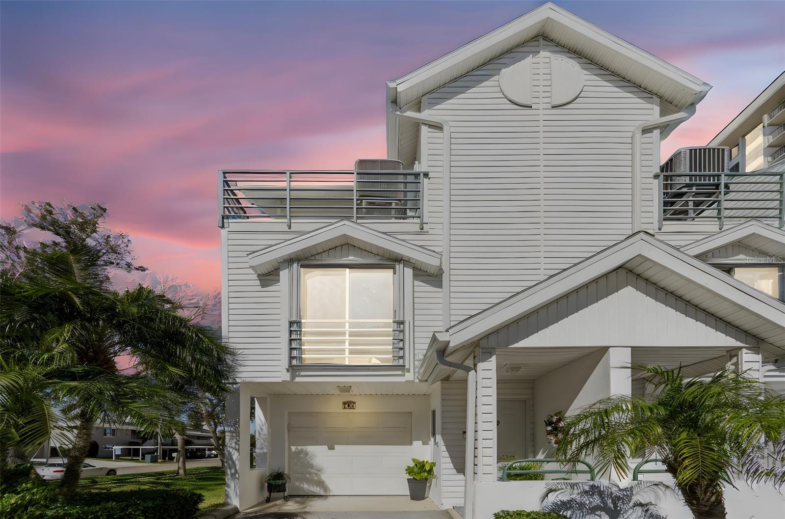 Image 56 of 75 For 320 Island Way 101