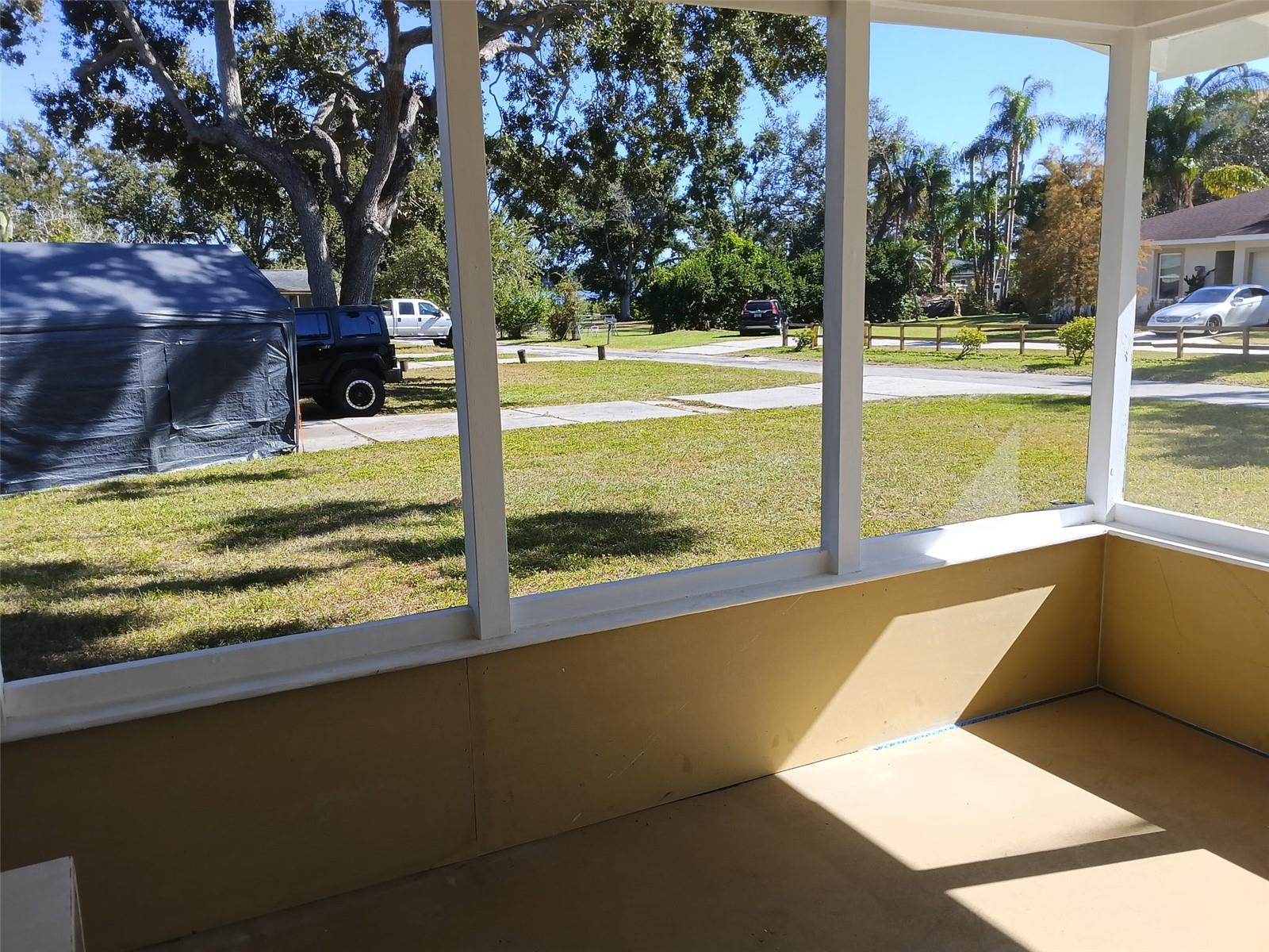 Image 11 of 14 For 10611 Dixon Drive