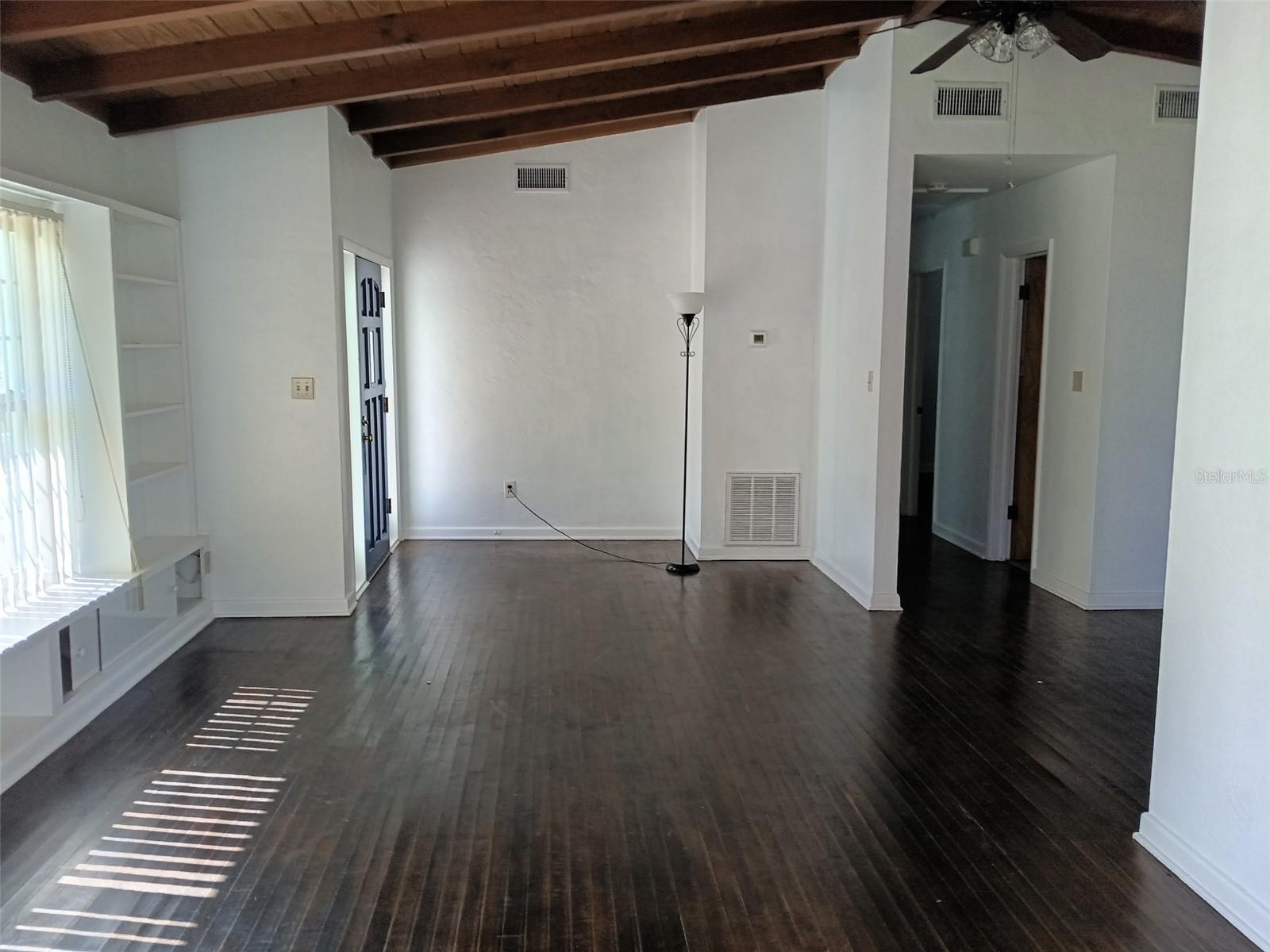 Image 4 of 14 For 10611 Dixon Drive