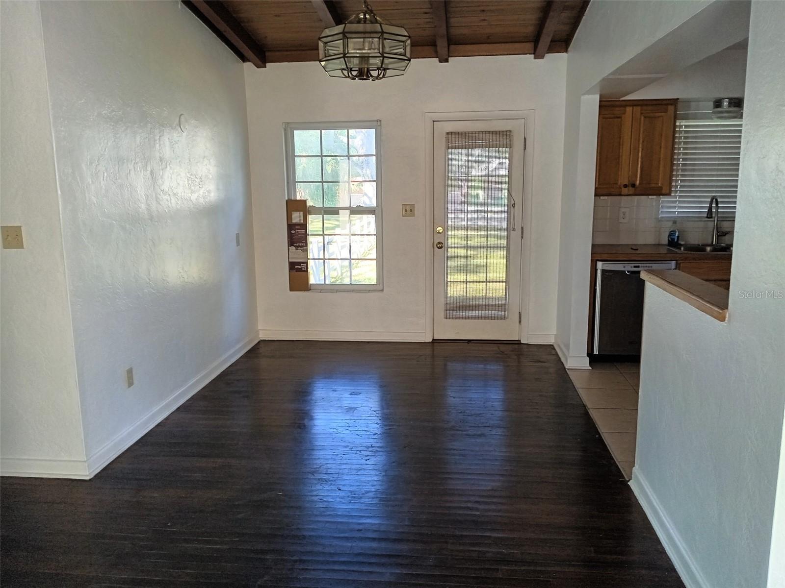 Image 5 of 14 For 10611 Dixon Drive