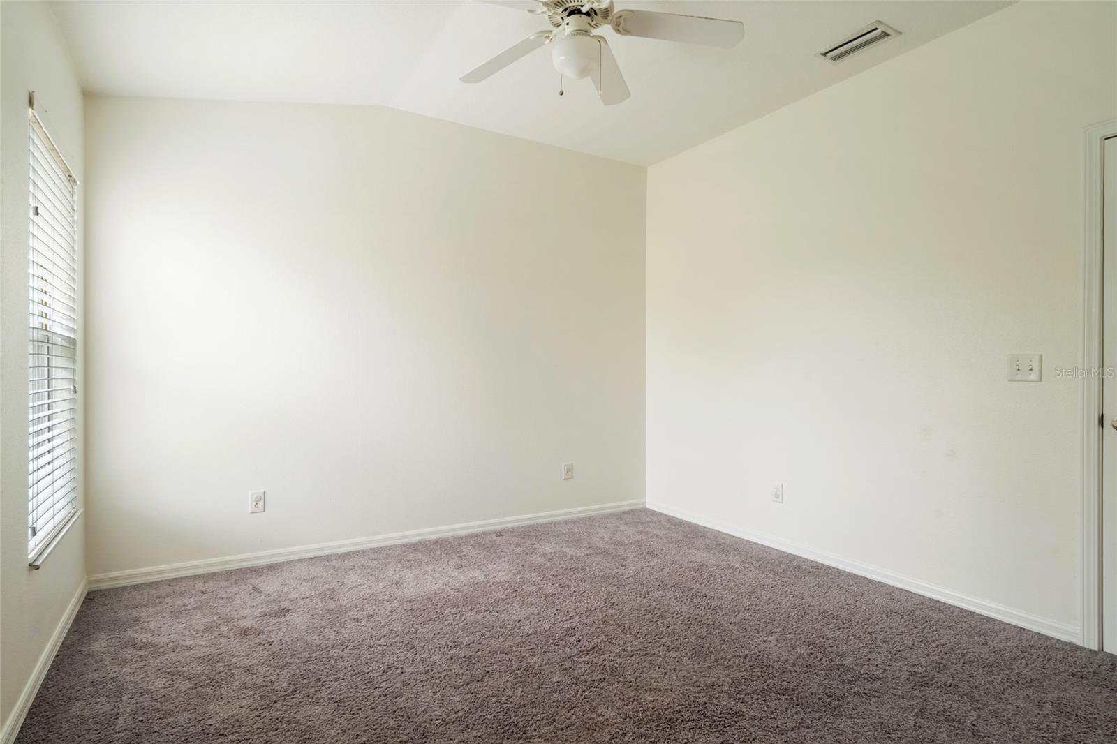 Image 19 of 25 For 15929 Fishhawk Creek Lane