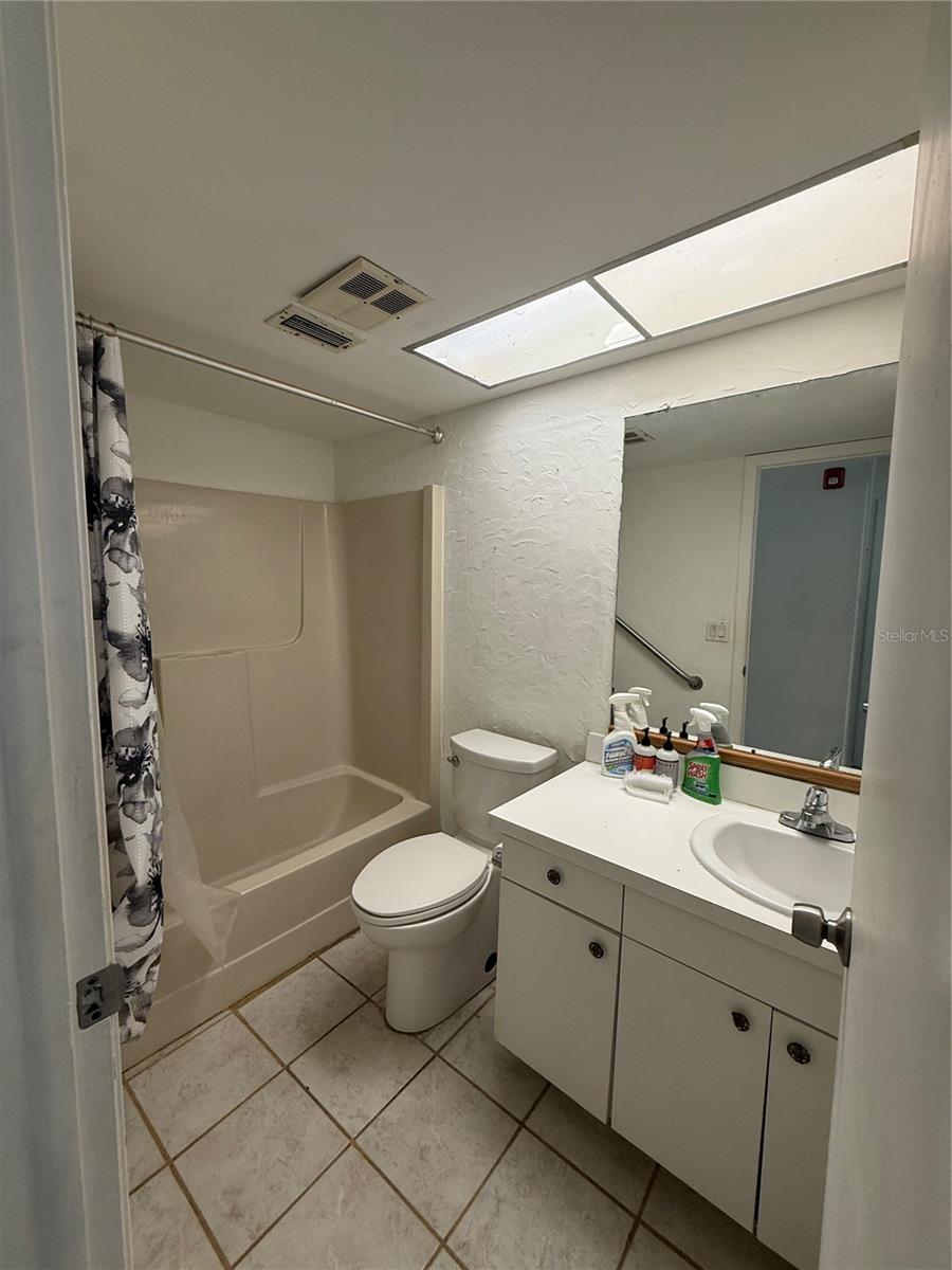 Image 28 of 43 For 2314 Hawthorne Drive