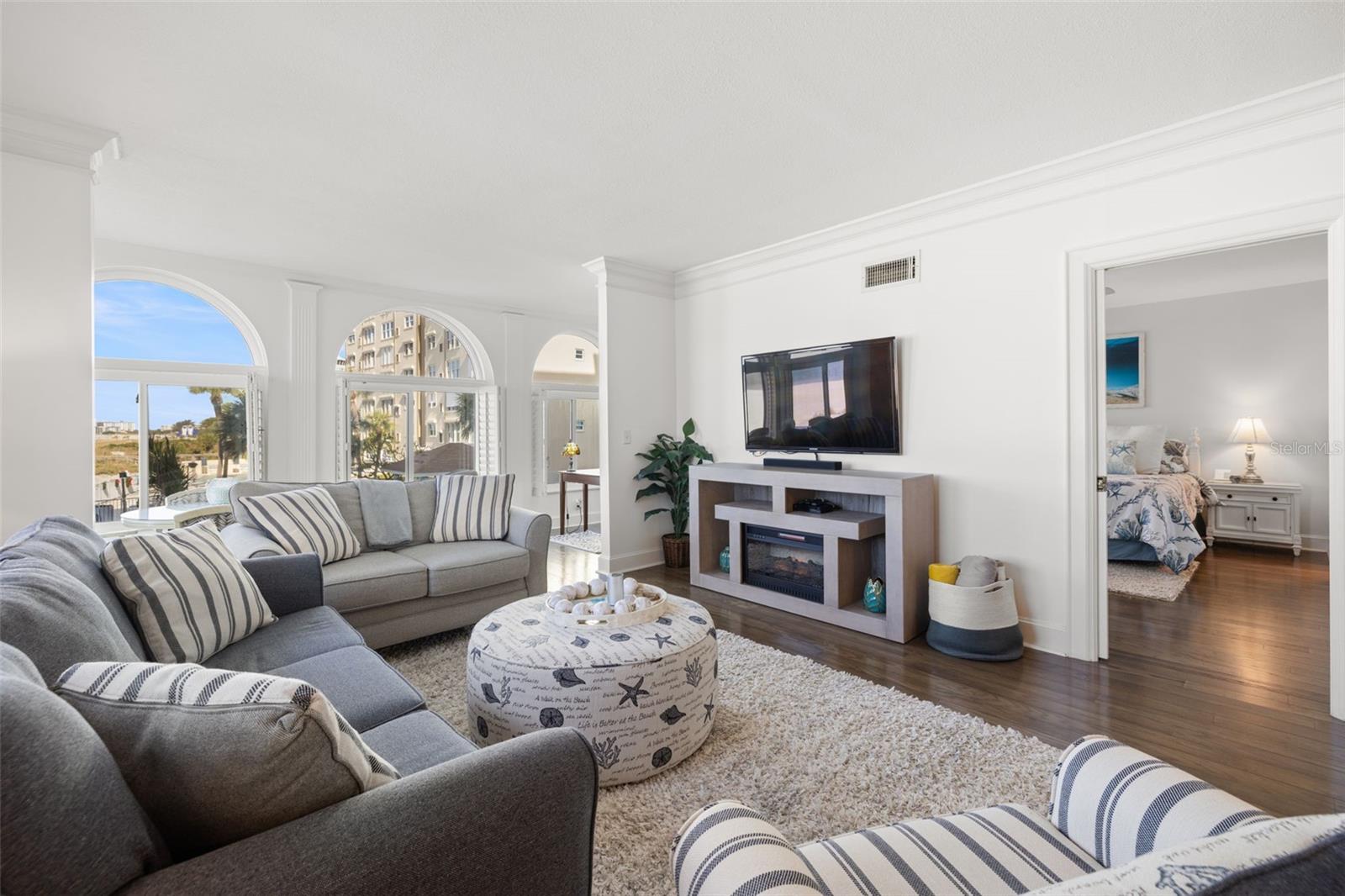 Image 12 of 76 For 4950 Gulf Boulevard 207