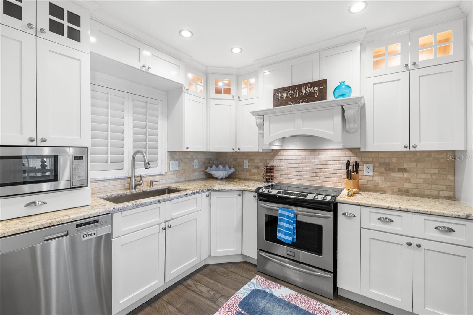 Image 23 of 76 For 4950 Gulf Boulevard 207