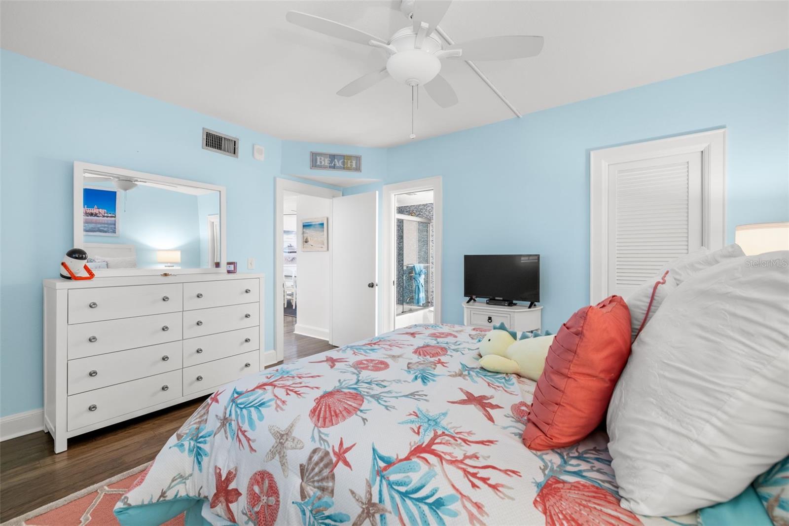 Image 29 of 76 For 4950 Gulf Boulevard 207