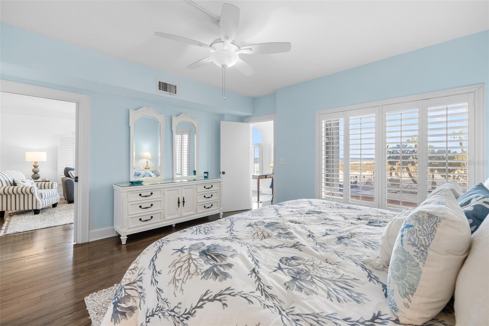 Image 36 of 76 For 4950 Gulf Boulevard 207