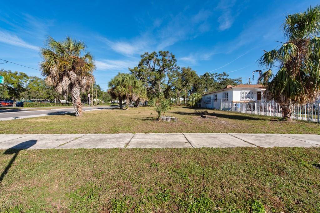 Image 19 of 32 For 2459 25th Avenue S