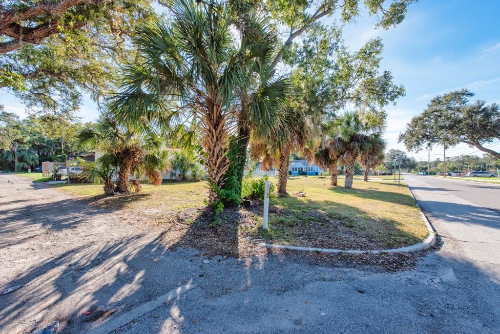 Image 28 of 32 For 2459 25th Avenue S