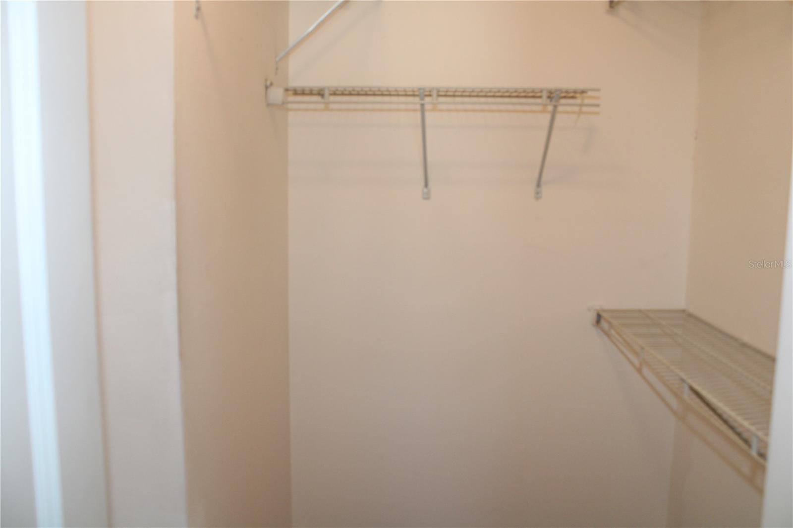 Listing photo id 10 for 8593 Lantana Drive