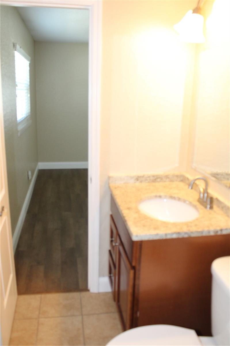 Listing photo id 12 for 8593 Lantana Drive