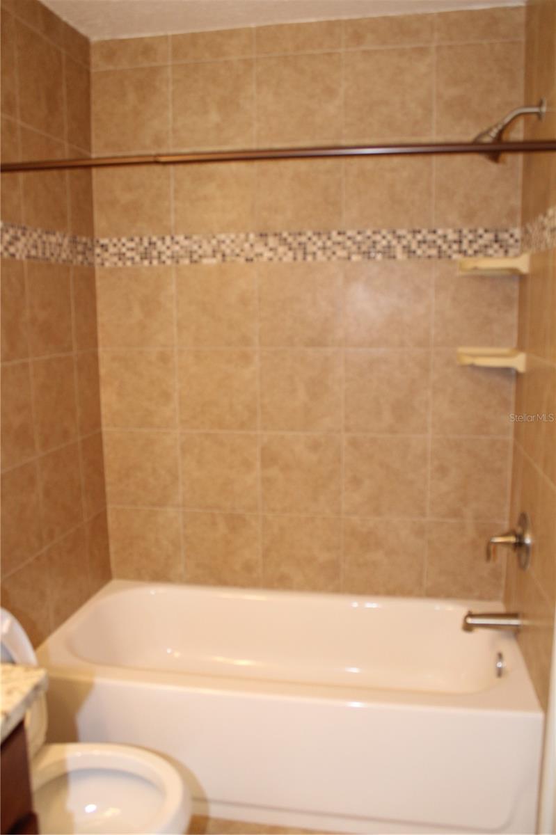 Listing photo id 16 for 8593 Lantana Drive