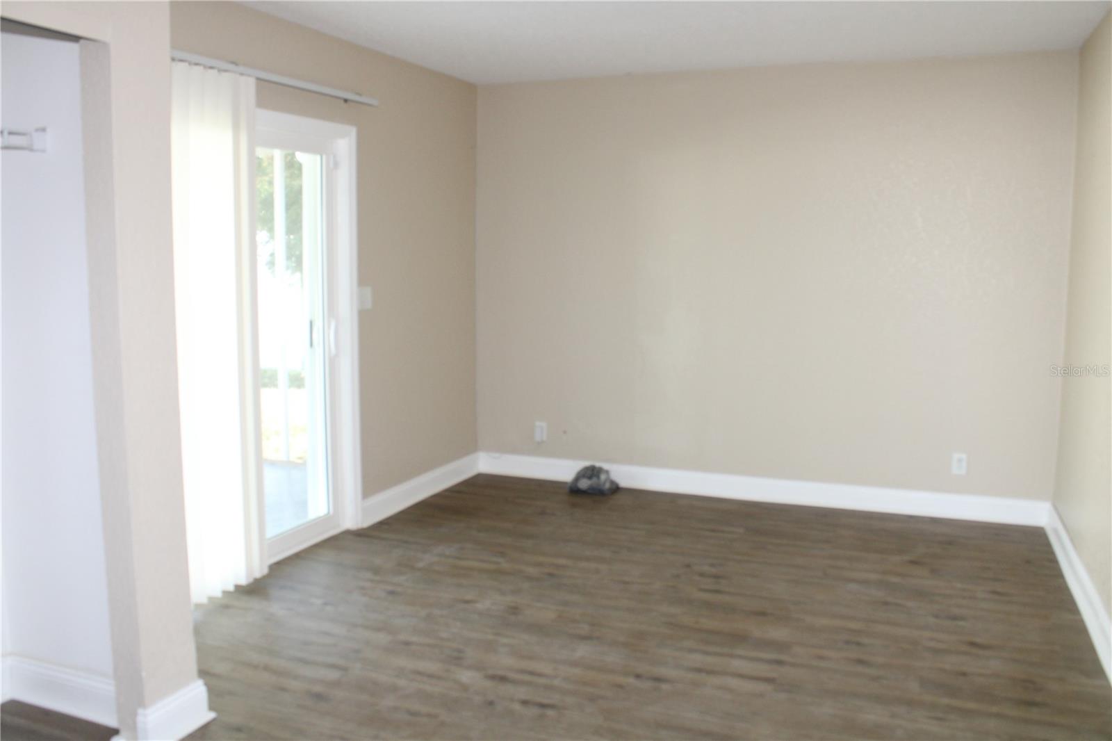 Listing photo id 18 for 8593 Lantana Drive