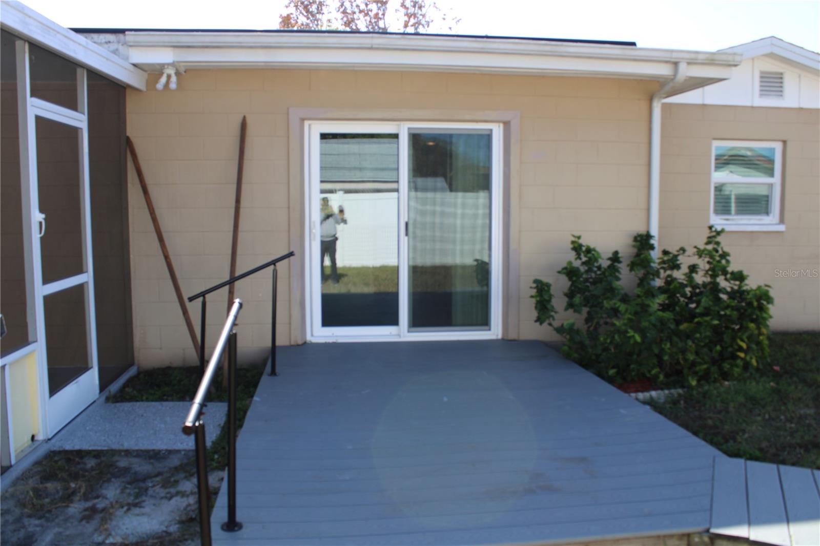 Listing photo id 21 for 8593 Lantana Drive