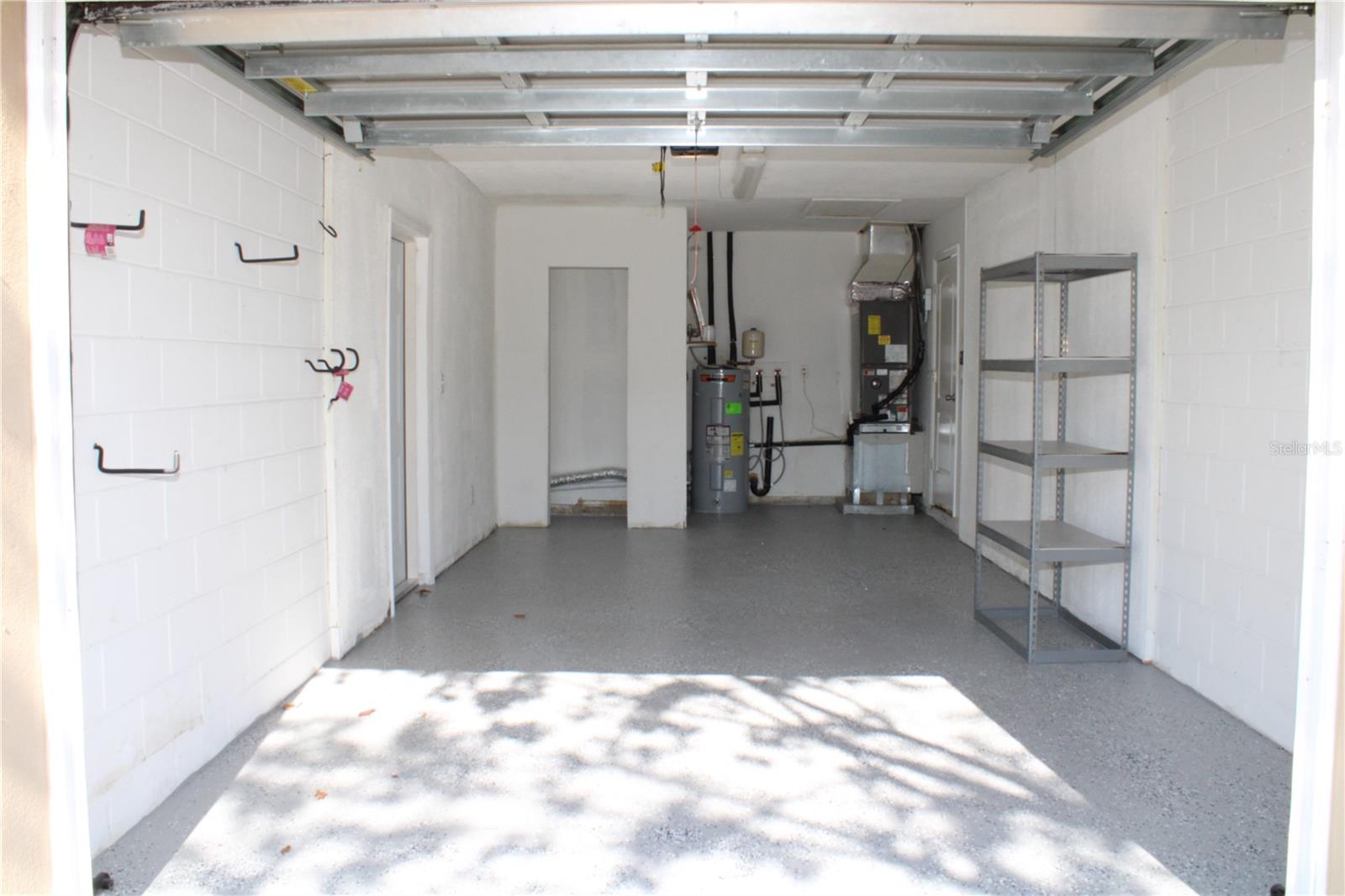 Listing photo id 28 for 8593 Lantana Drive