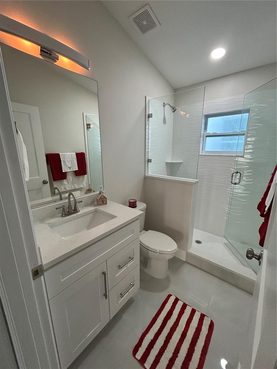 Image 30 of 42 For 3917 Robson Street