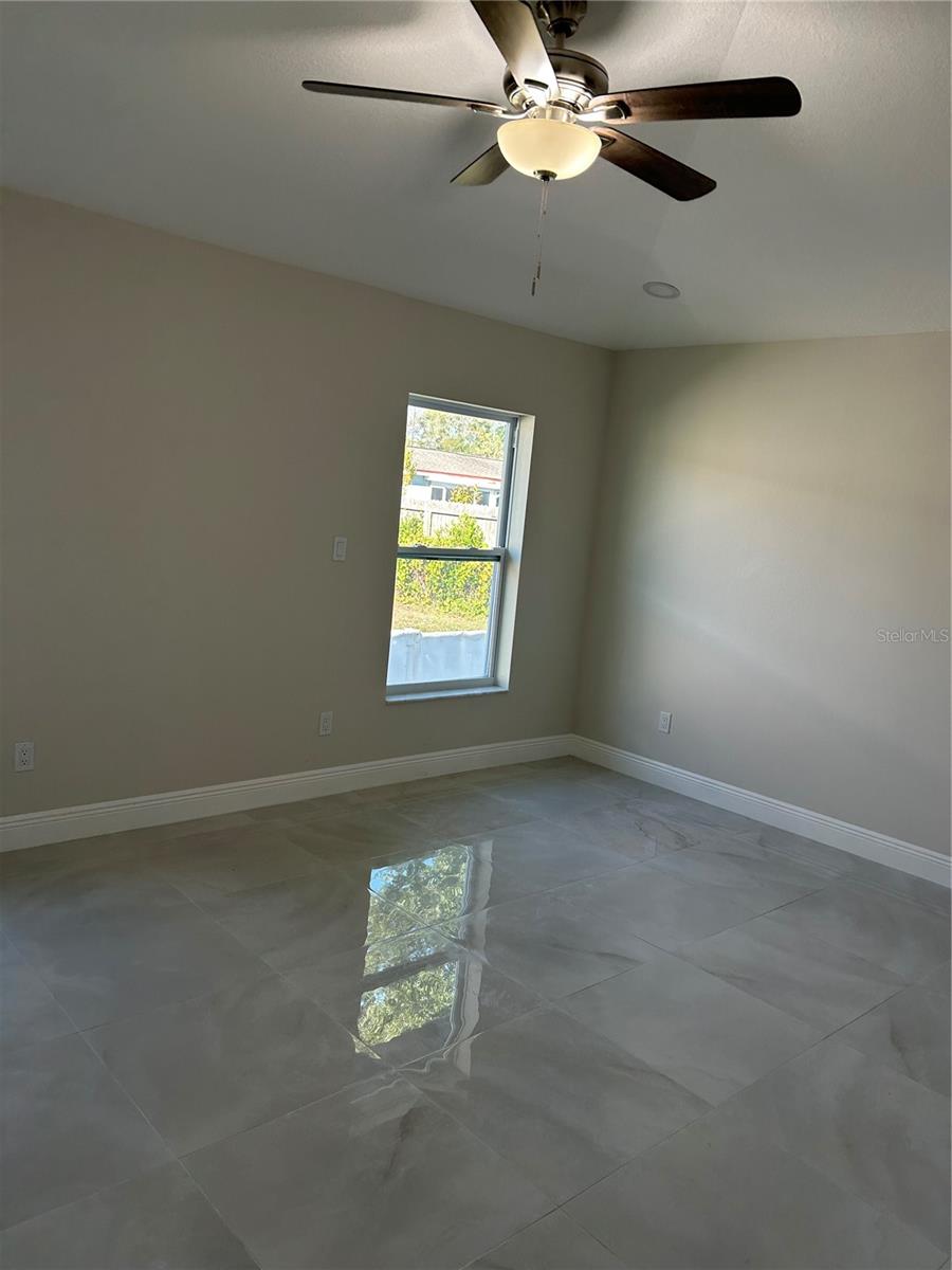 Image 33 of 42 For 3917 Robson Street