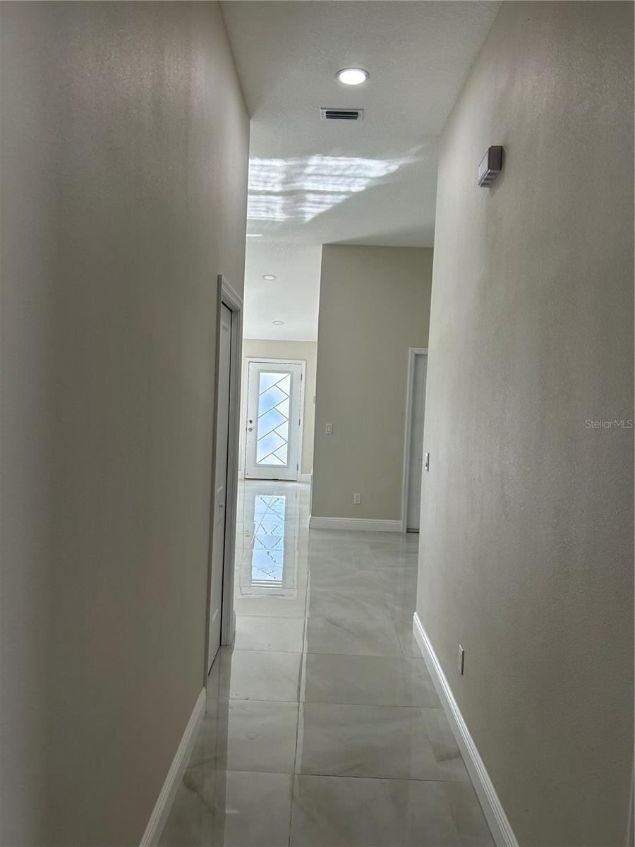 Image 35 of 42 For 3917 Robson Street