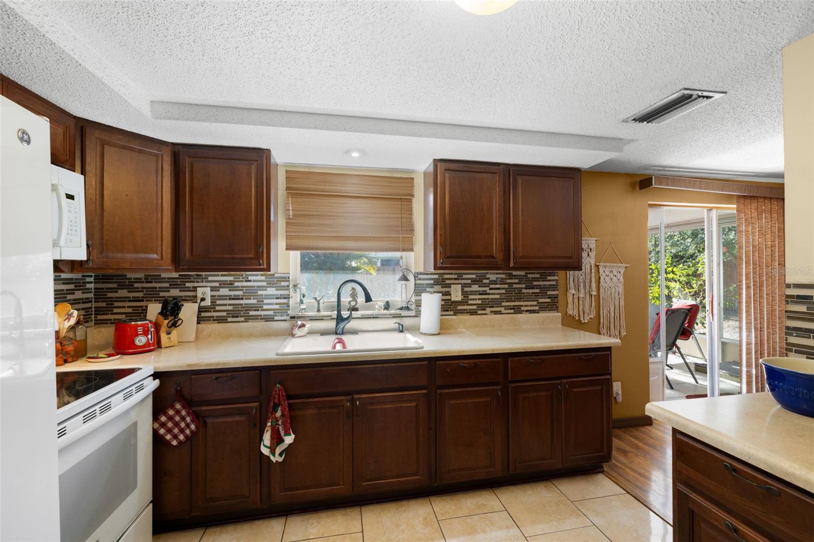 Image 10 of 28 For 6432 Juniper Road