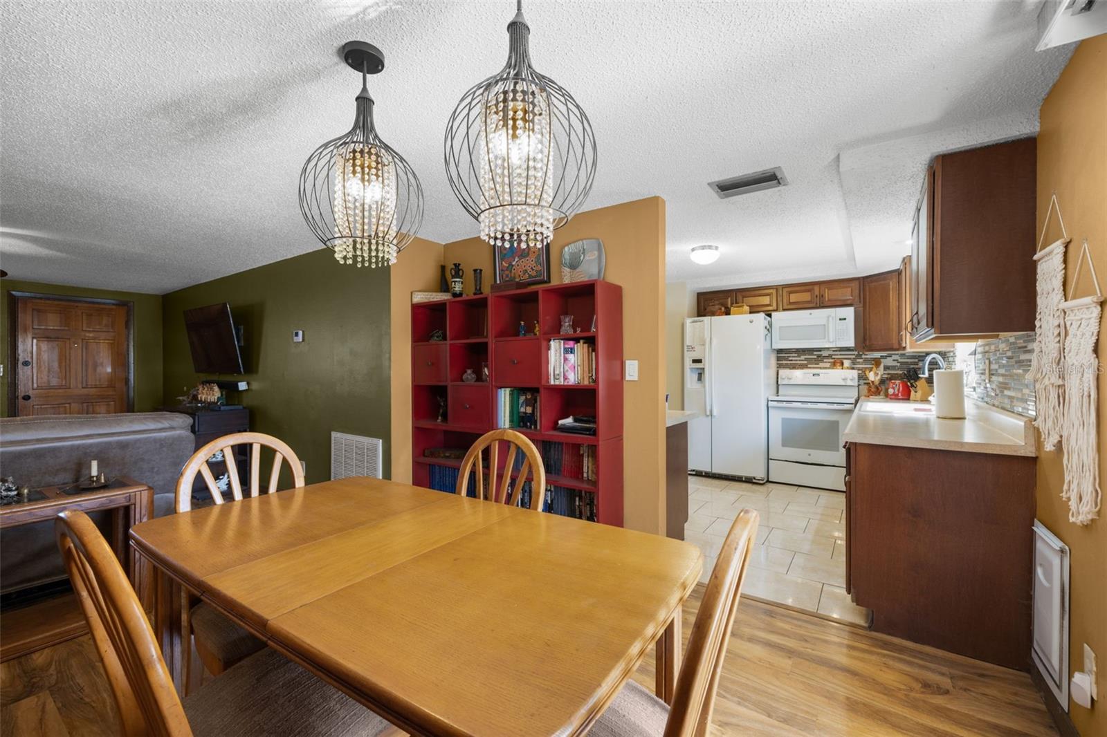 Image 9 of 28 For 6432 Juniper Road