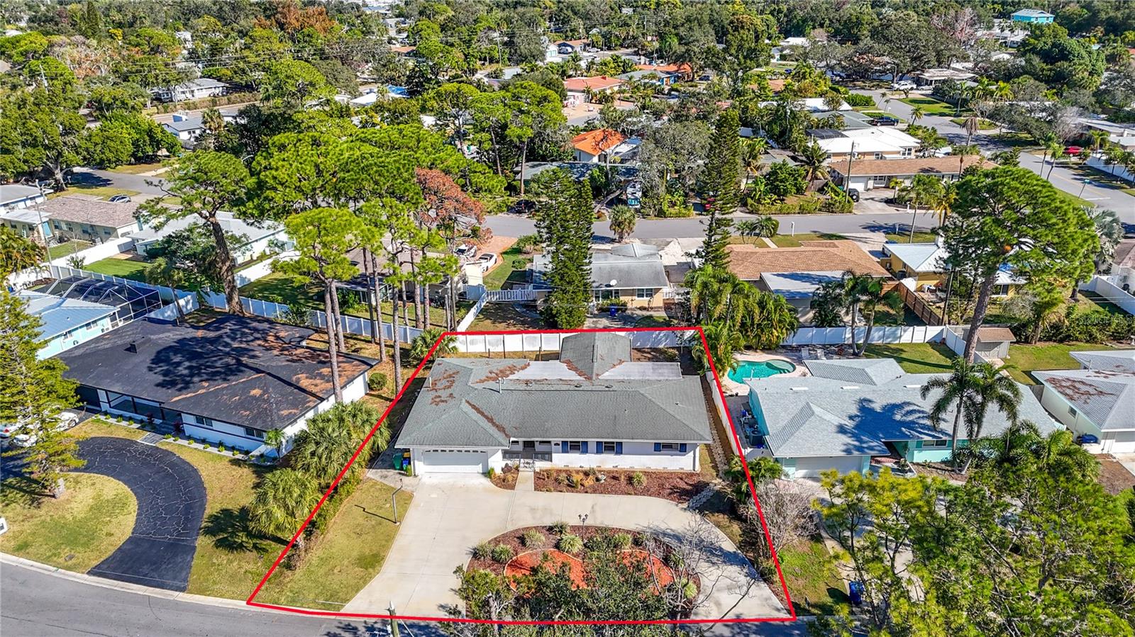 Image 2 of 38 For 1302 Robin Road S