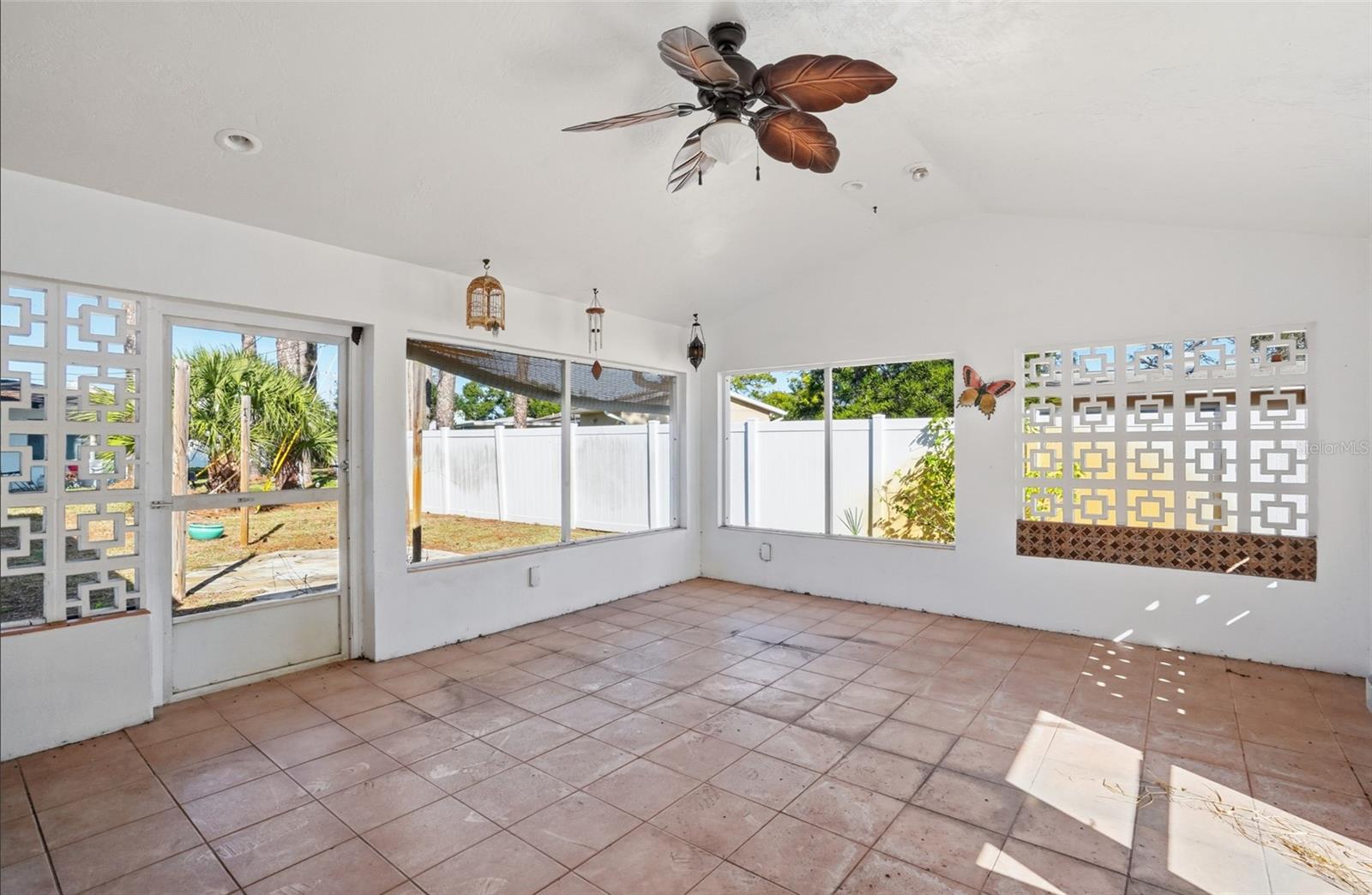 Image 26 of 38 For 1302 Robin Road S