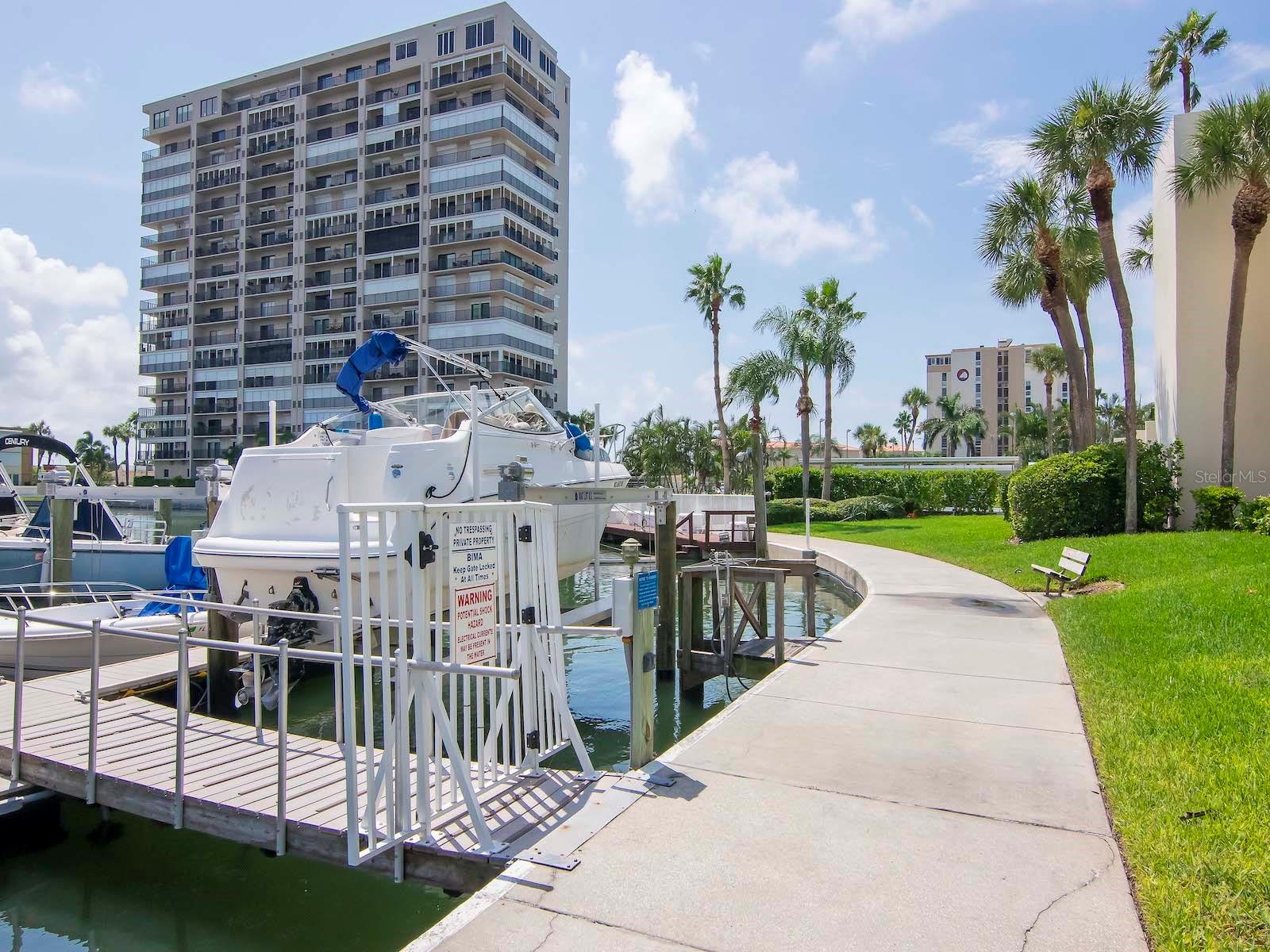 Image 31 of 39 For 7540 Bay Island Drive S 156