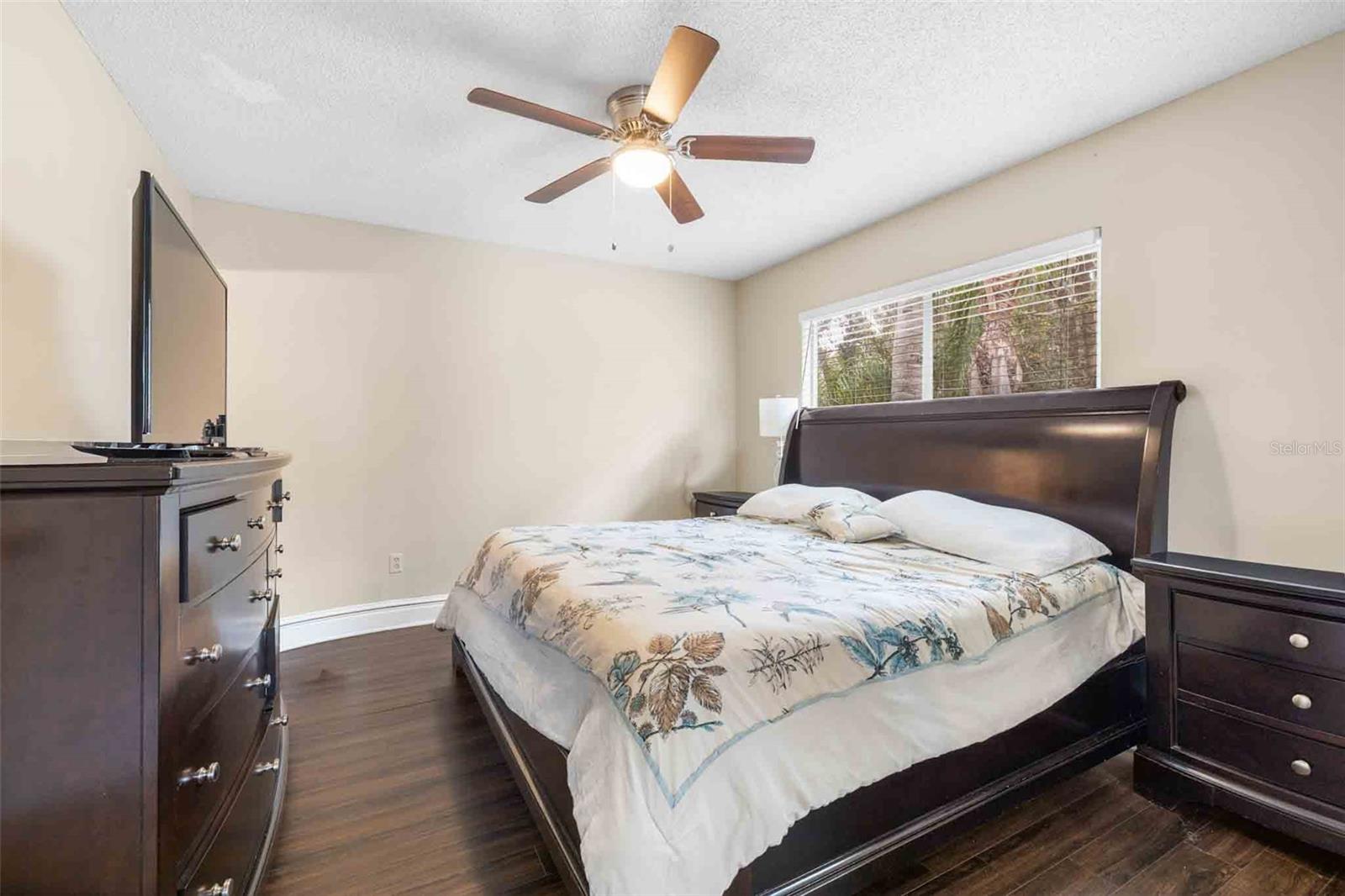 Image 10 of 33 For 18103 Paradise Point Drive