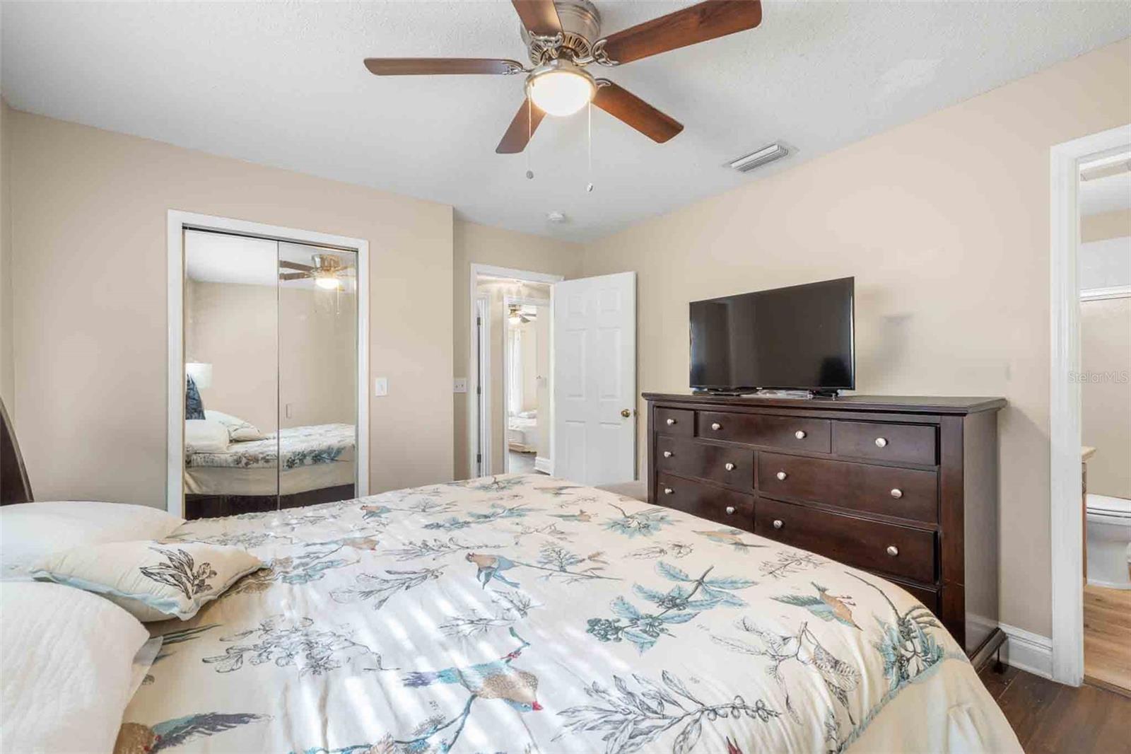 Image 11 of 33 For 18103 Paradise Point Drive