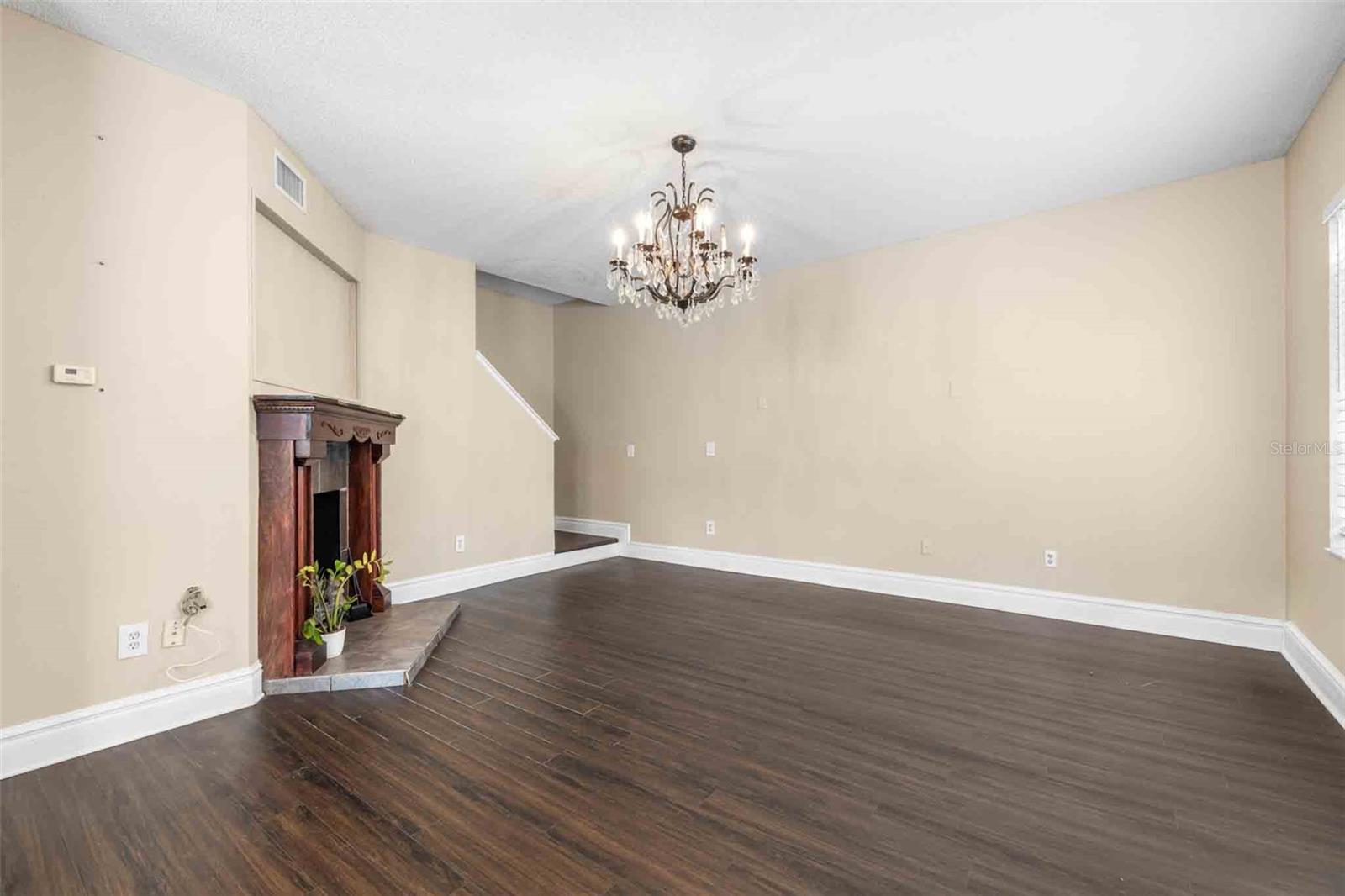 Image 15 of 33 For 18103 Paradise Point Drive