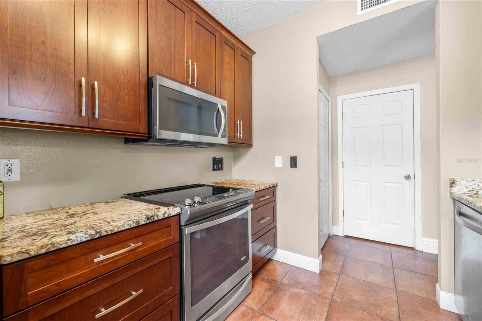 Image 23 of 33 For 18103 Paradise Point Drive