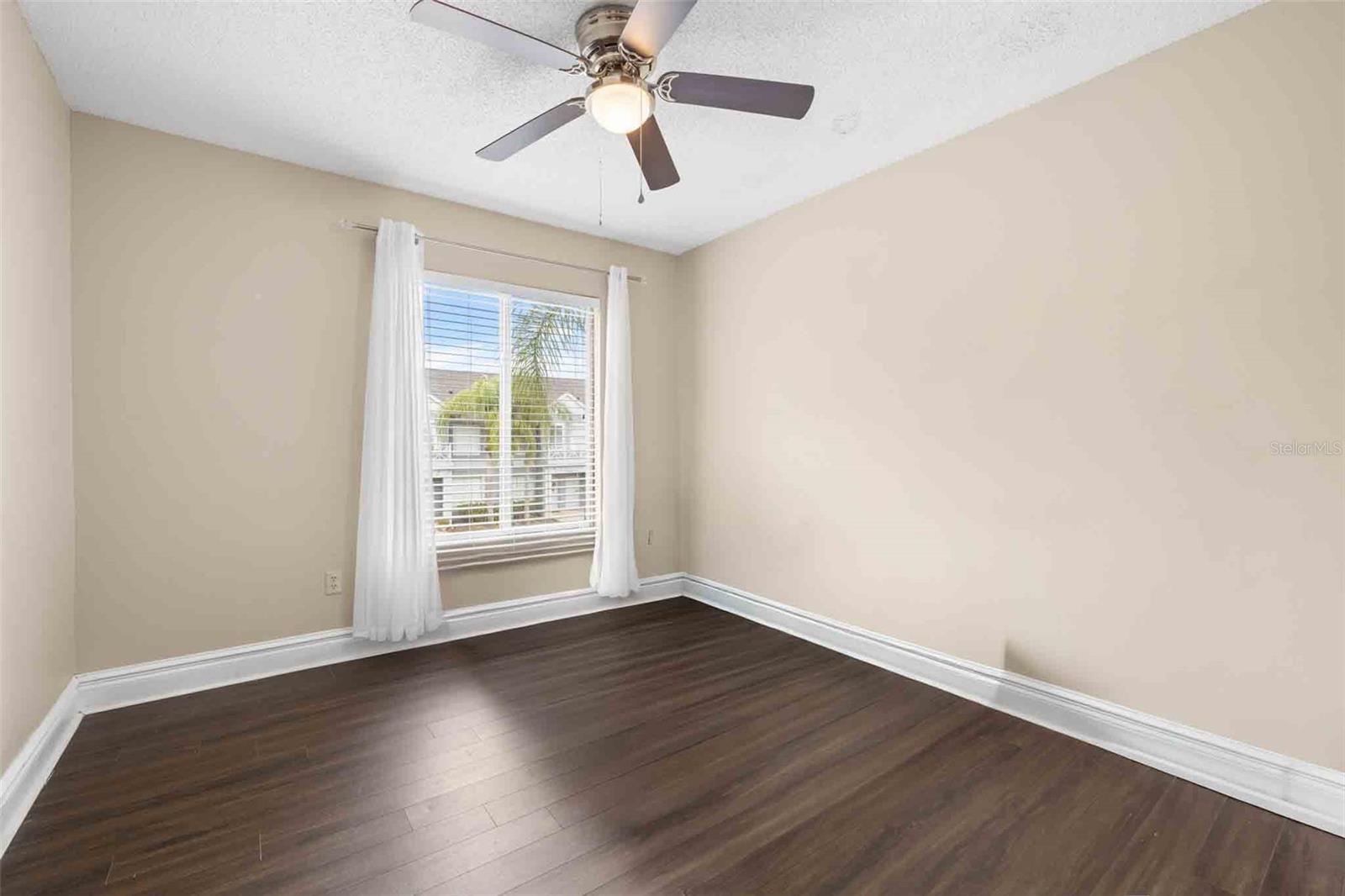 Image 5 of 33 For 18103 Paradise Point Drive