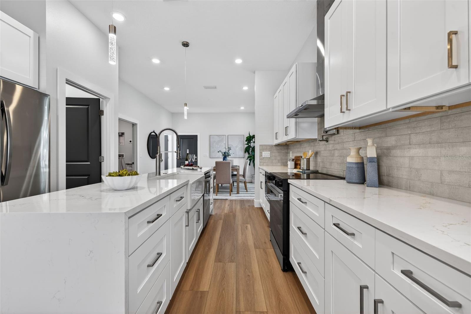 Image 10 of 47 For 2530 34th Avenue N