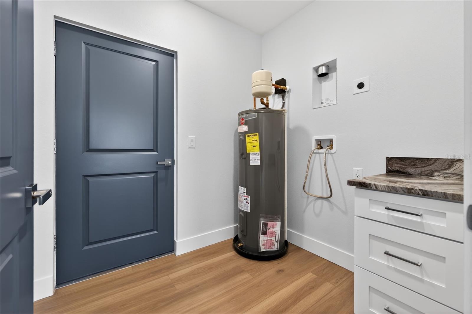 Image 25 of 47 For 2530 34th Avenue N