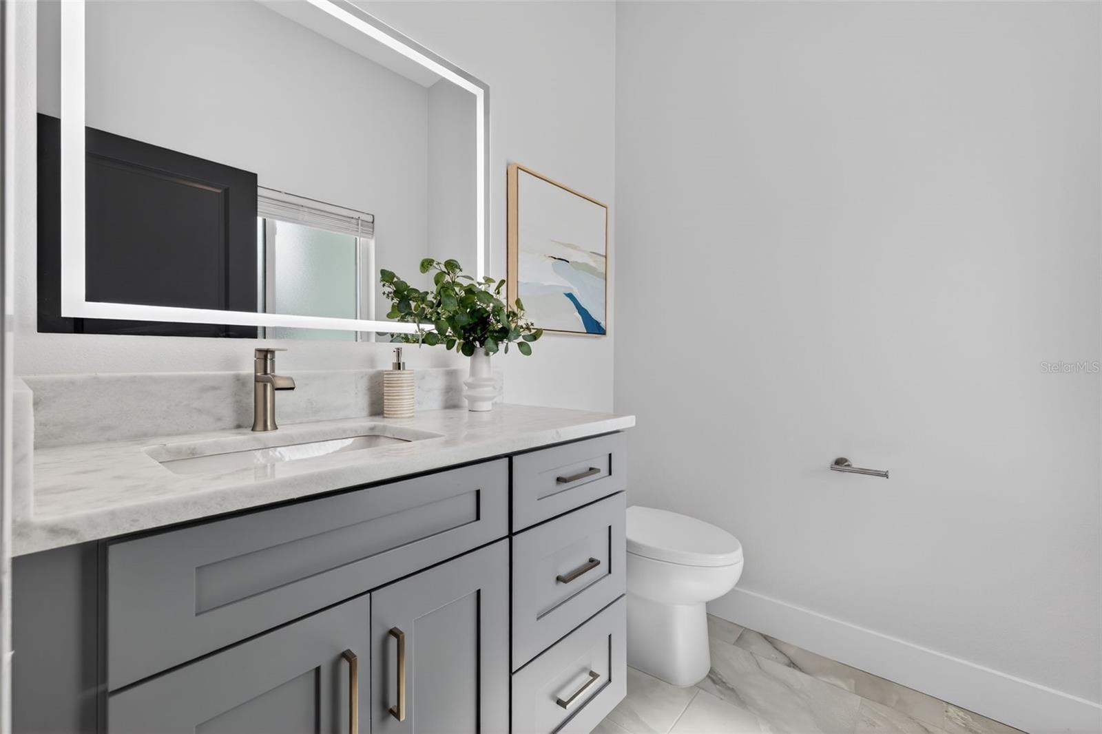 Image 26 of 47 For 2530 34th Avenue N