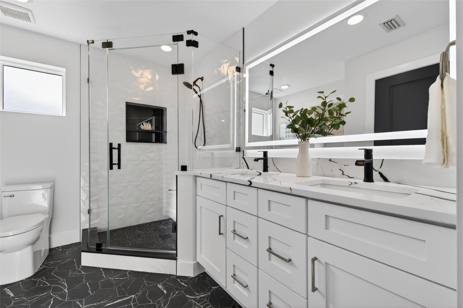 Image 30 of 47 For 2530 34th Avenue N