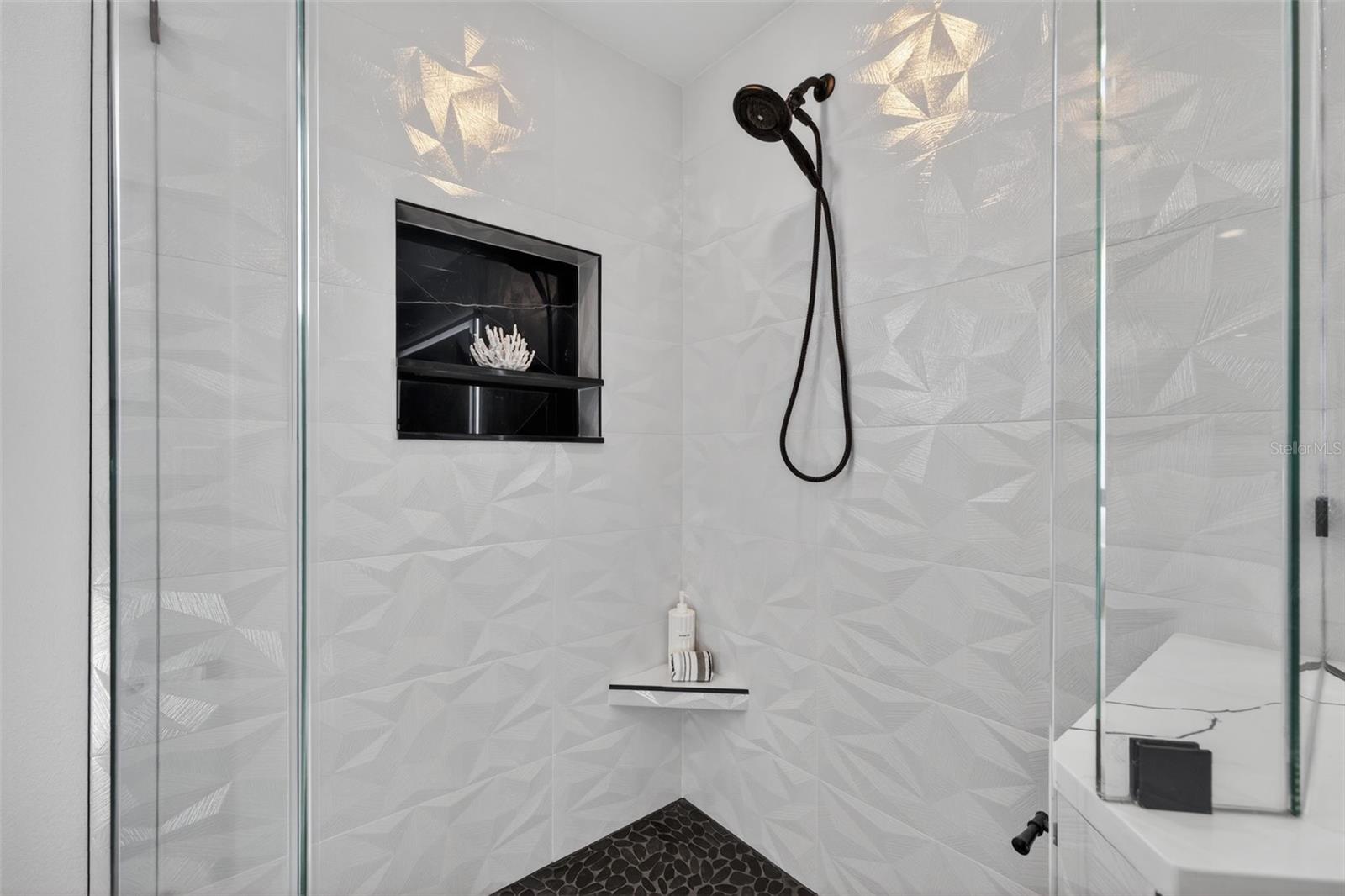 Image 31 of 47 For 2530 34th Avenue N