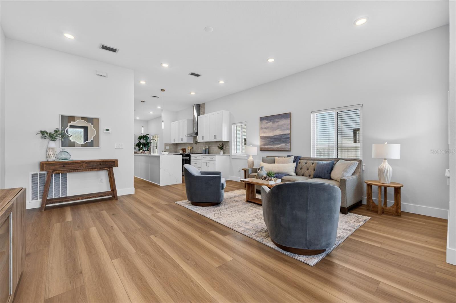 Image 4 of 47 For 2530 34th Avenue N