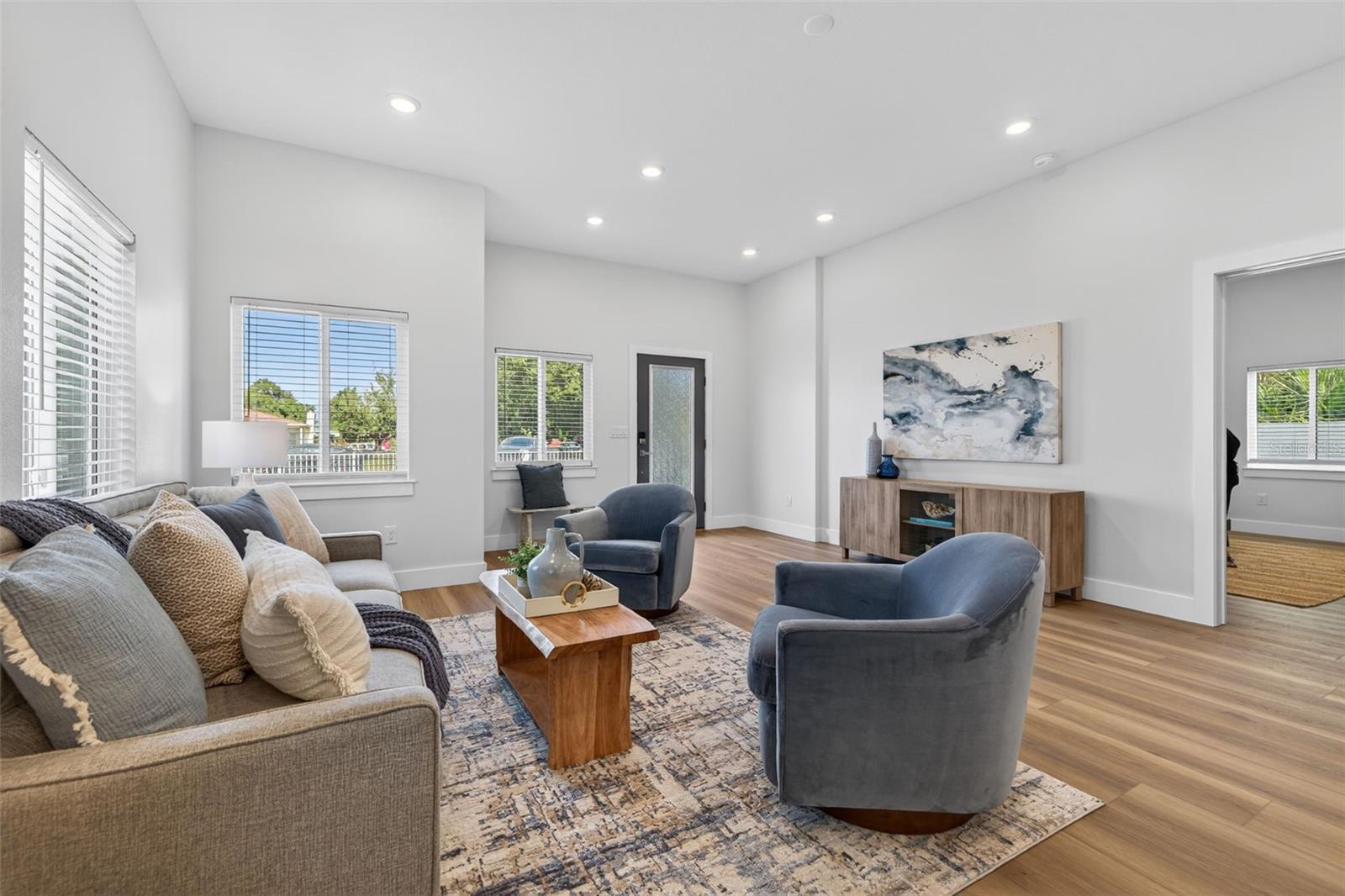 Image 7 of 47 For 2530 34th Avenue N