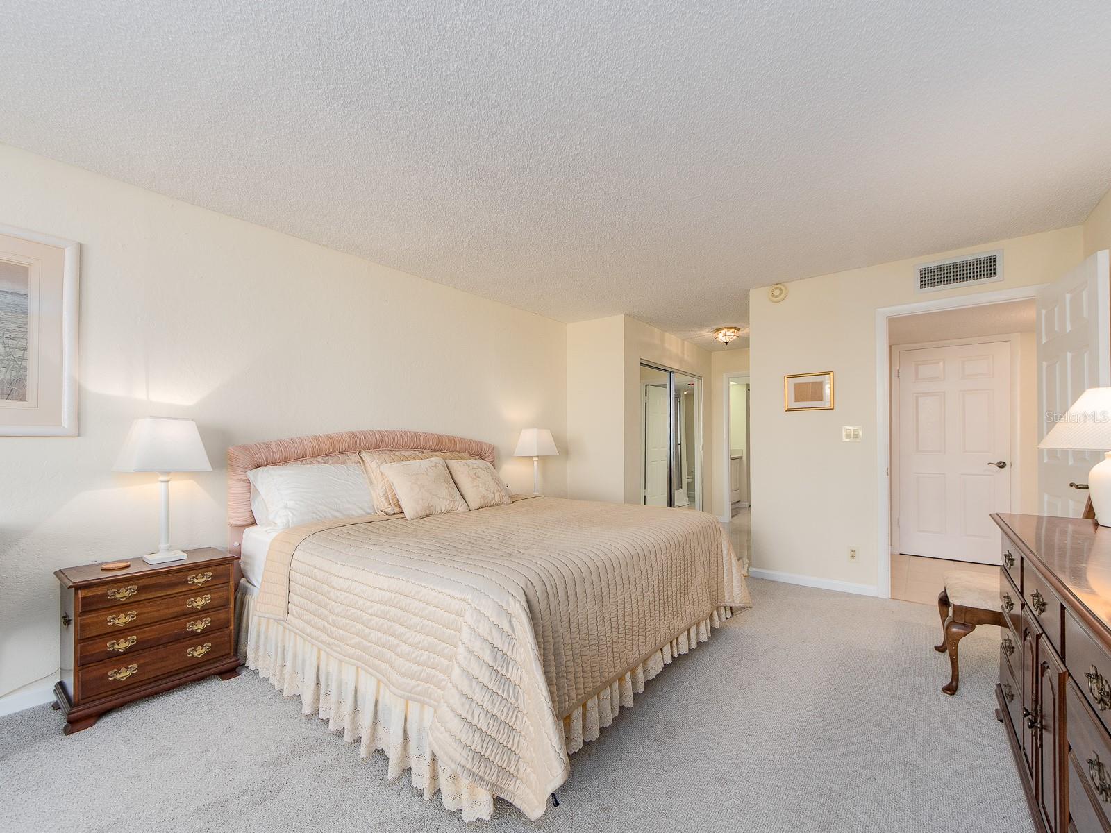 Image 23 of 41 For 1430 Gulf Boulevard 110