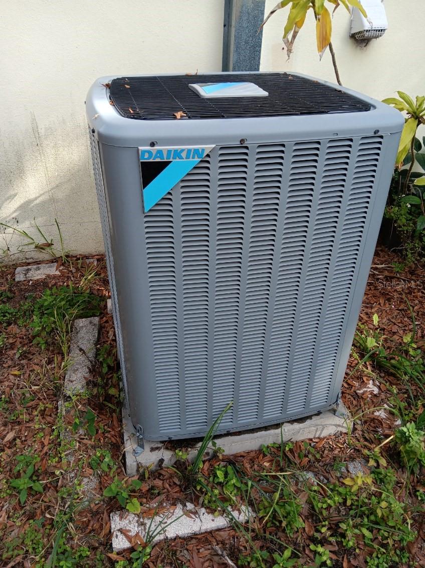 Image 10 of 12 For 712 Crest Avenue