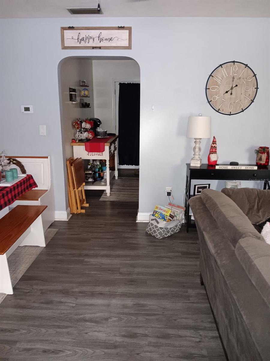 Image 7 of 12 For 712 Crest Avenue