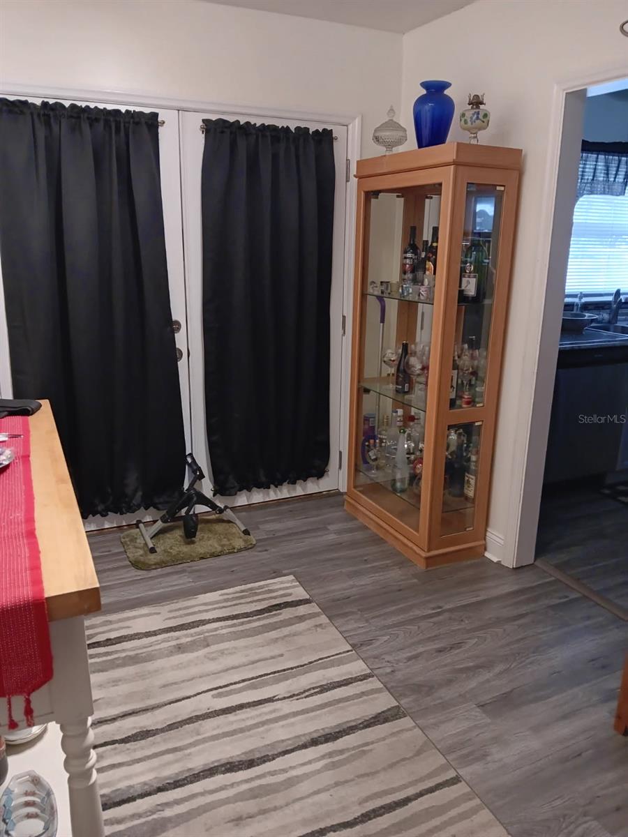 Image 9 of 12 For 712 Crest Avenue