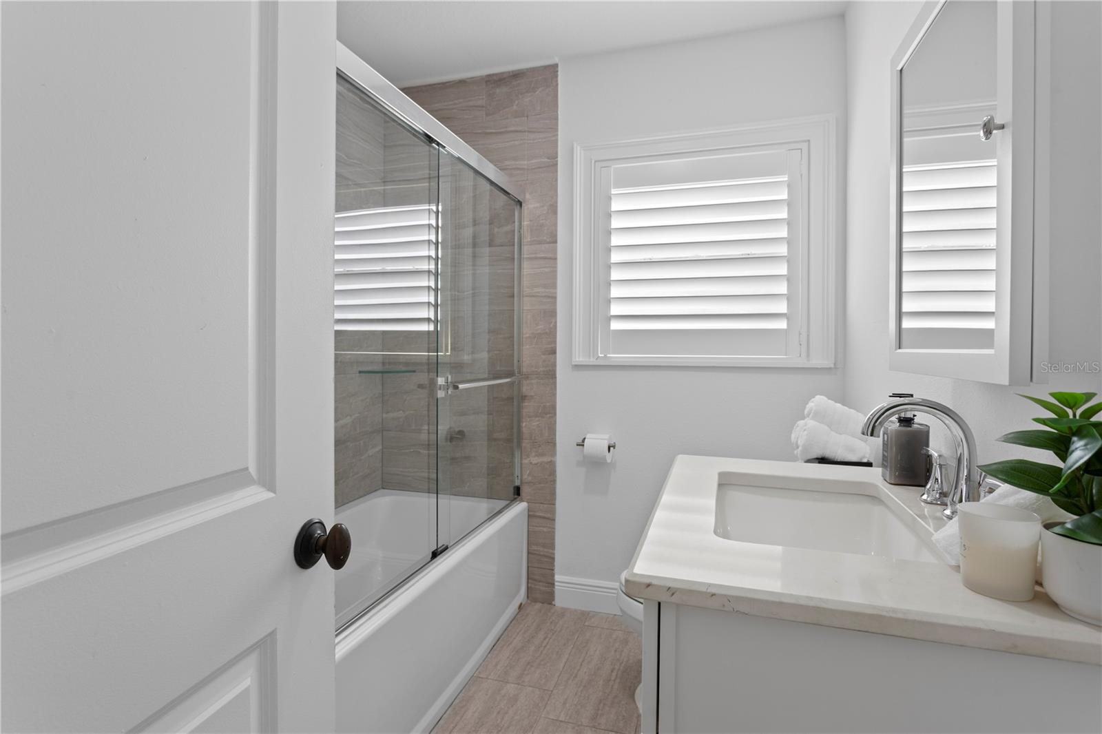 Image 18 of 41 For 2610 Dundee Street