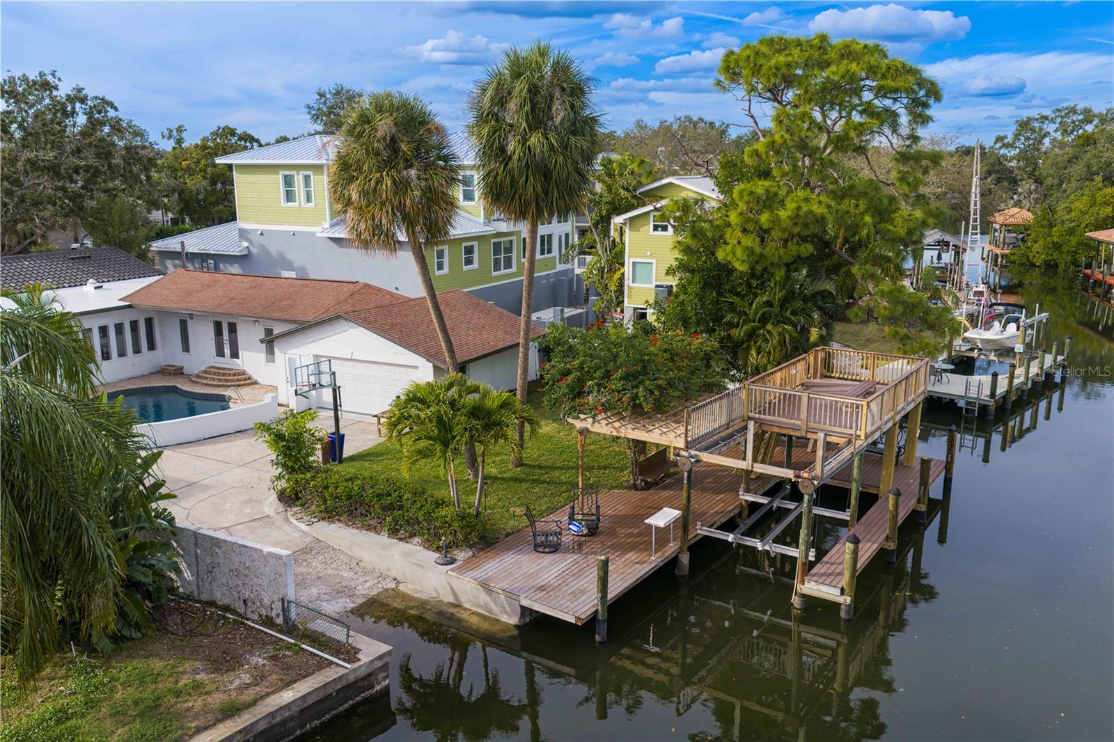 Image 2 of 41 For 2610 Dundee Street