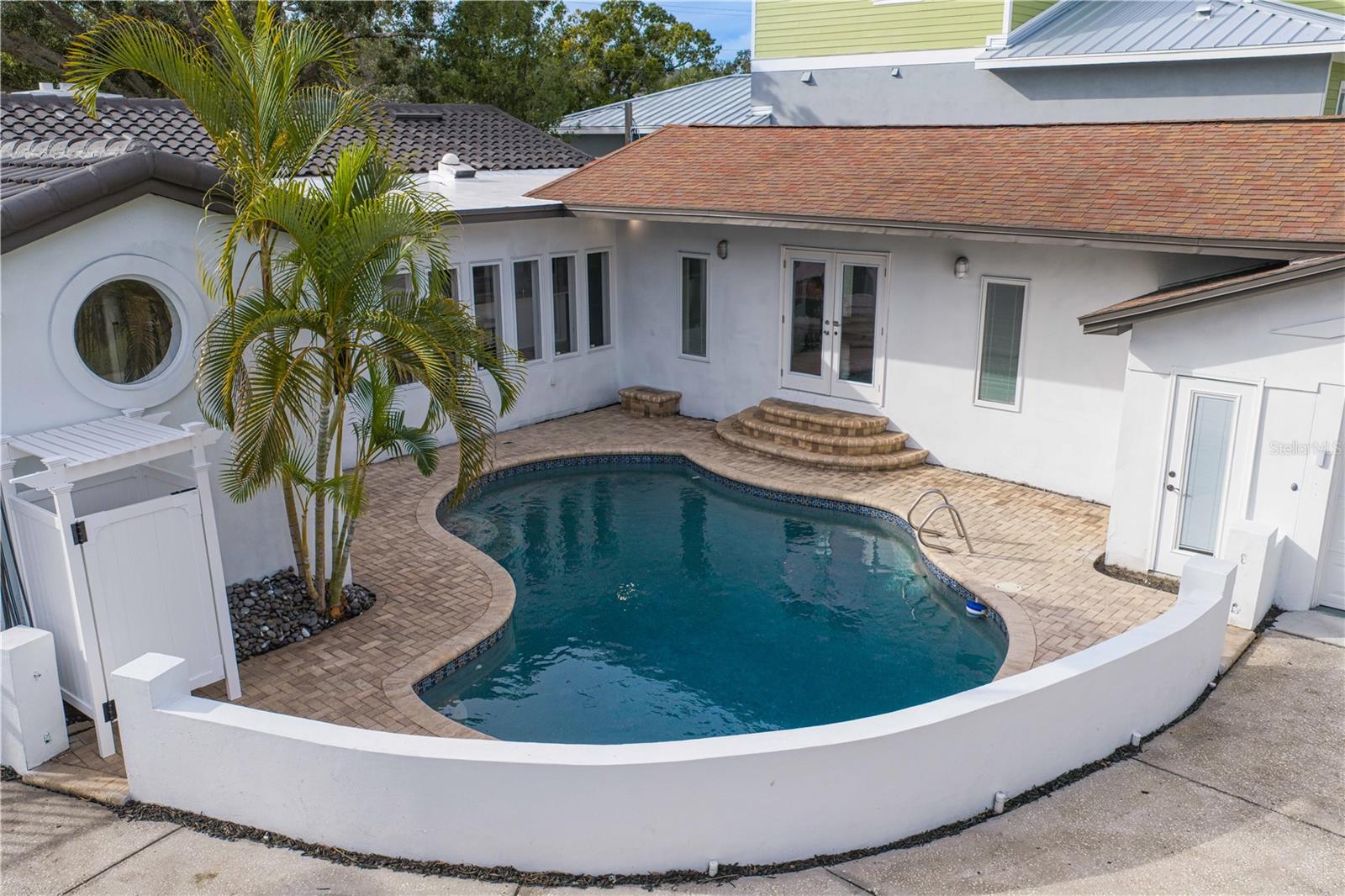 Image 28 of 41 For 2610 Dundee Street