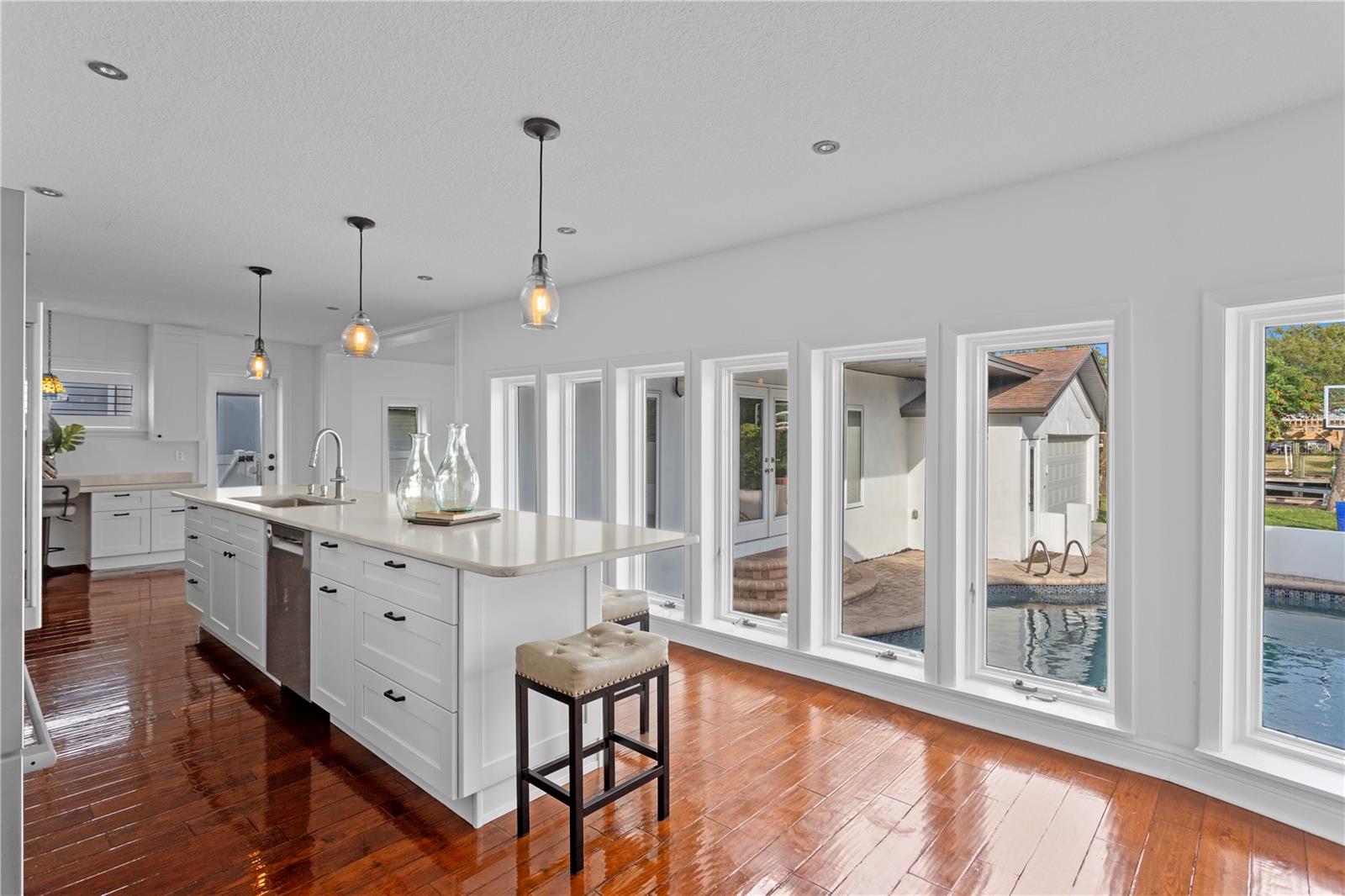 Image 8 of 41 For 2610 Dundee Street