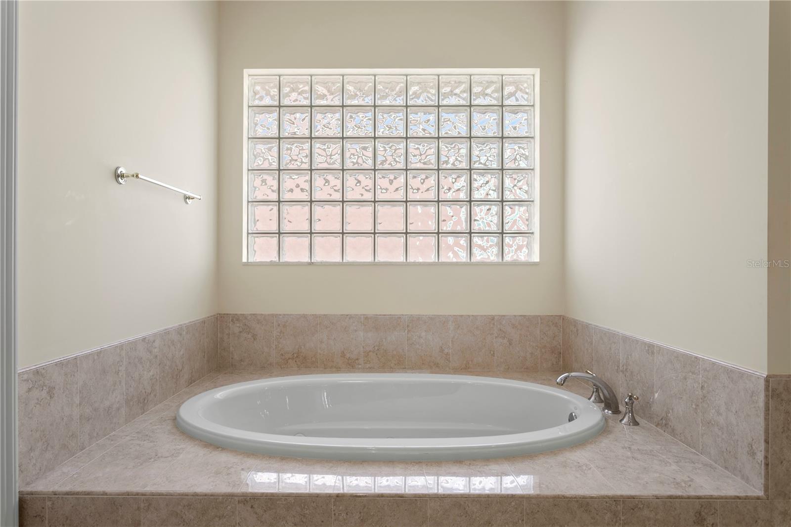 Image 17 of 30 For 9546 Gulf Boulevard